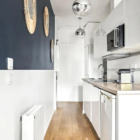 Apartment Charming Floor Near Montmartre *